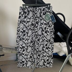 Karen Scott Black and White Paisley Print Pants/Capris